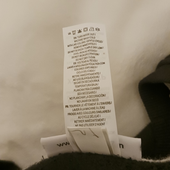 Reebok • Women's Black & White Color Block Logo Crew Sweatshirt, XS - Picture 8 of 10